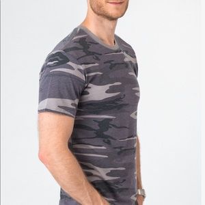 Z SUPPLY Mens The Modern Burnout Camo Short Sleeve Crew Tee